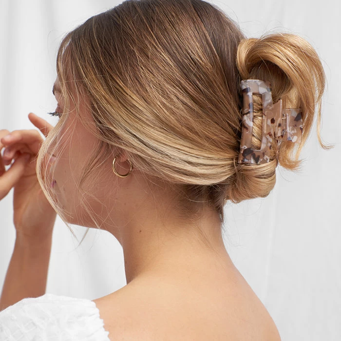 Evalina So Fetch Hair Claw Clip Chocolate 2 Evalina So Fetch Hair Claw Clip Chocolate - Image 2